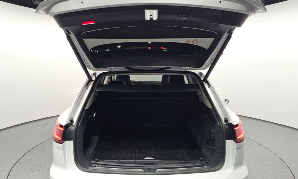 Volkswagen Touareg 3.0 TDI Prestige, 2024