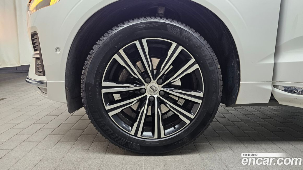 Volvo XC60 B5 Inscription, 2022