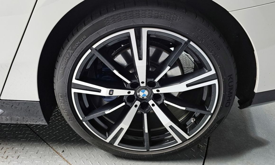 BMW 5-Series 530i xDrive M Sport, 2024