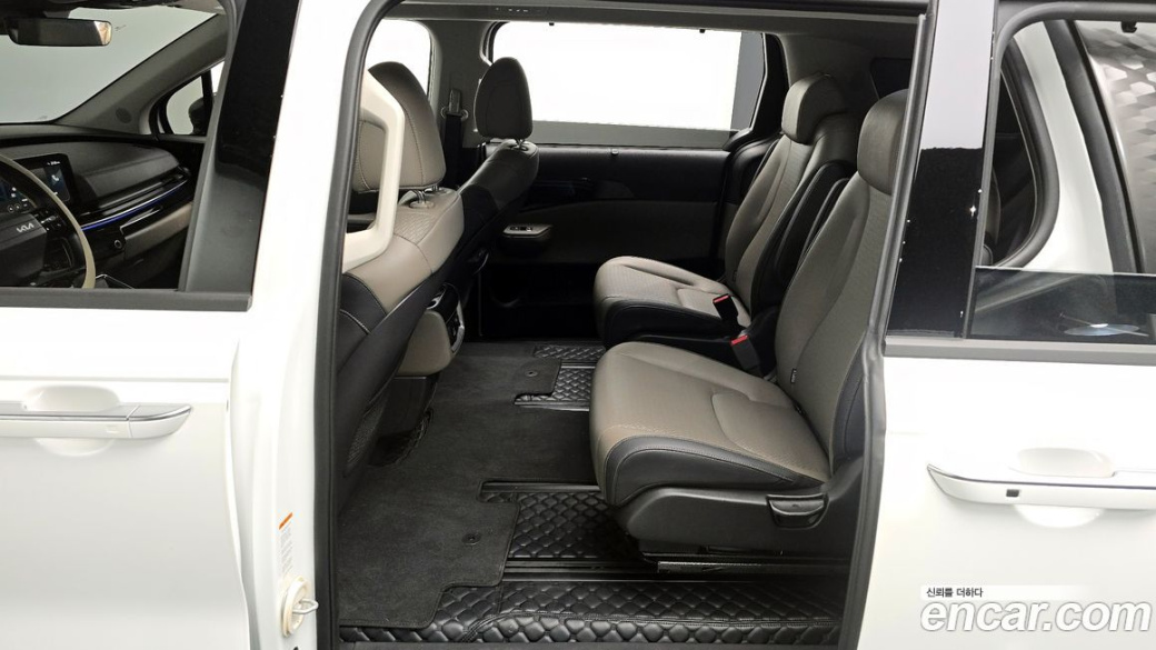 Kia Carnival 9-Seater Gravity, 2025