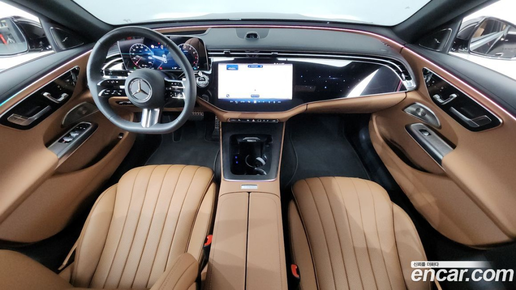 Mercedes-Benz E-Class E300 4MATIC AMG Line, 2025
