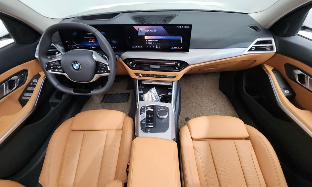 BMW 3-Series 320i, 2025