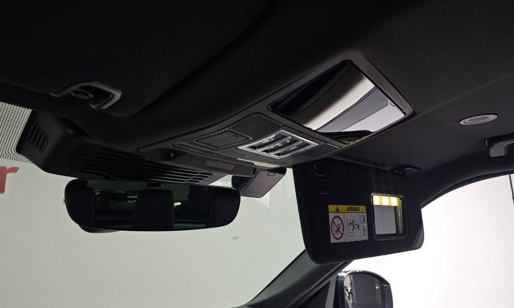 Land Rover Discovery P360 R-Dynamic SE, 2023