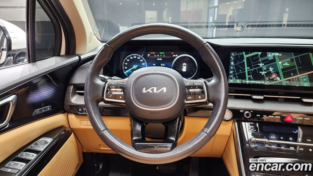Kia Carnival 9-Seater Signature, 2023