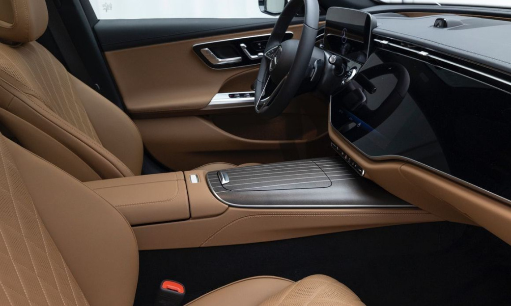 Mercedes-Benz E-Class E450 4MATIC Exclusive, 2025