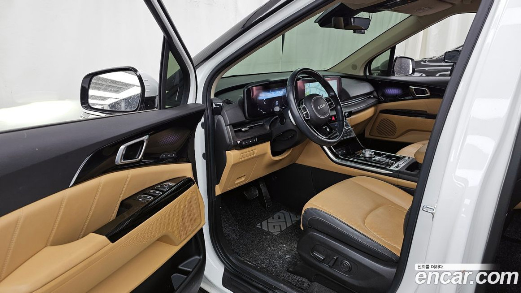 Kia Carnival 9-Seater Signature, 2023