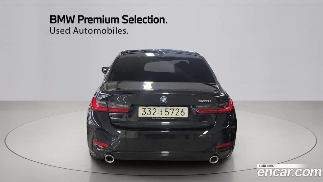 BMW 3-Series 320i, 2025