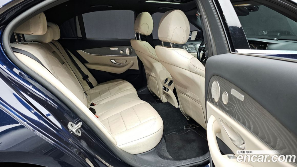 Mercedes-Benz E-Class E350 4MATIC Avantgarde, 2022