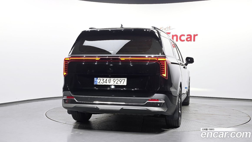Kia Carnival 9-Seater Signature, 2024