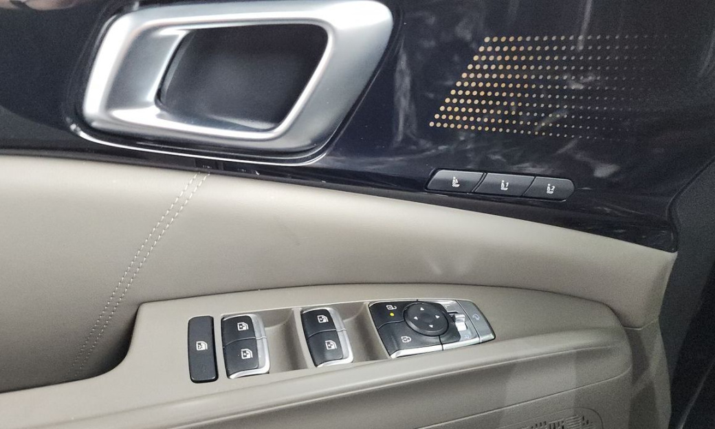 Kia Carnival 9-Seater Signature, 2025