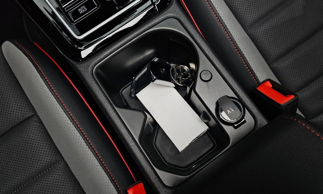 Volkswagen Golf 2.0 GTI, 2024