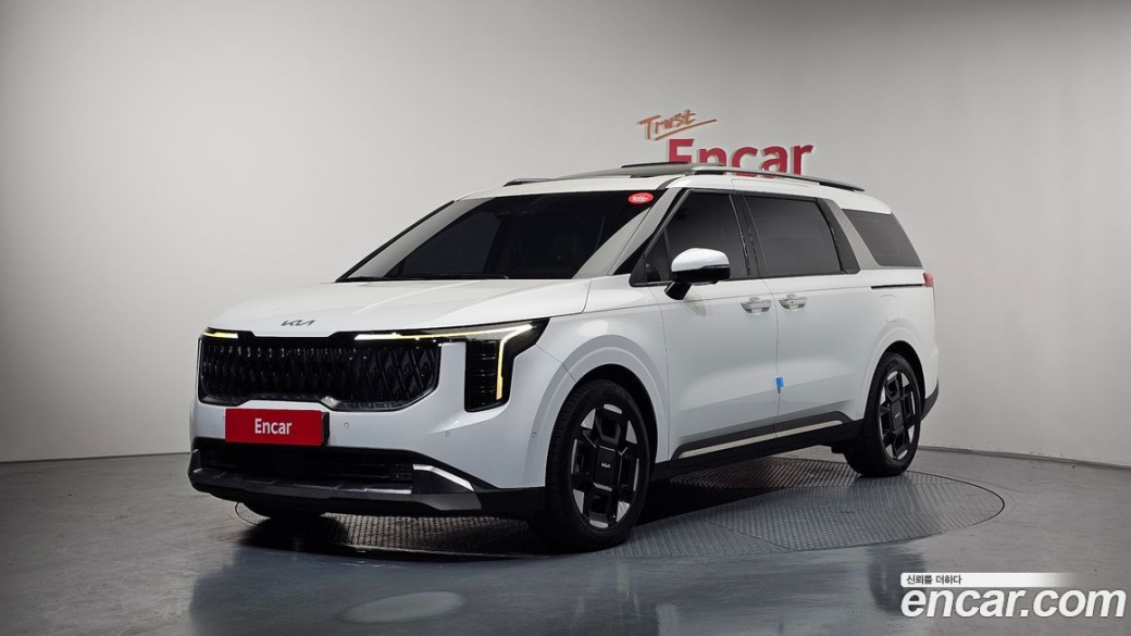 Kia Carnival 9-Seater Signature, 2024