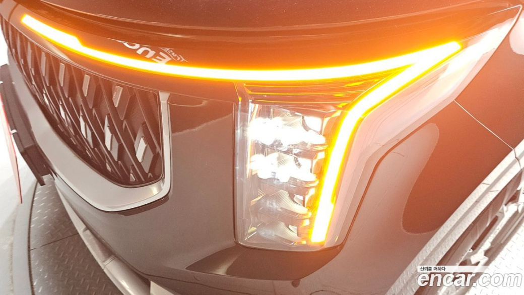 Kia Carnival 9-Seater Signature, 2024