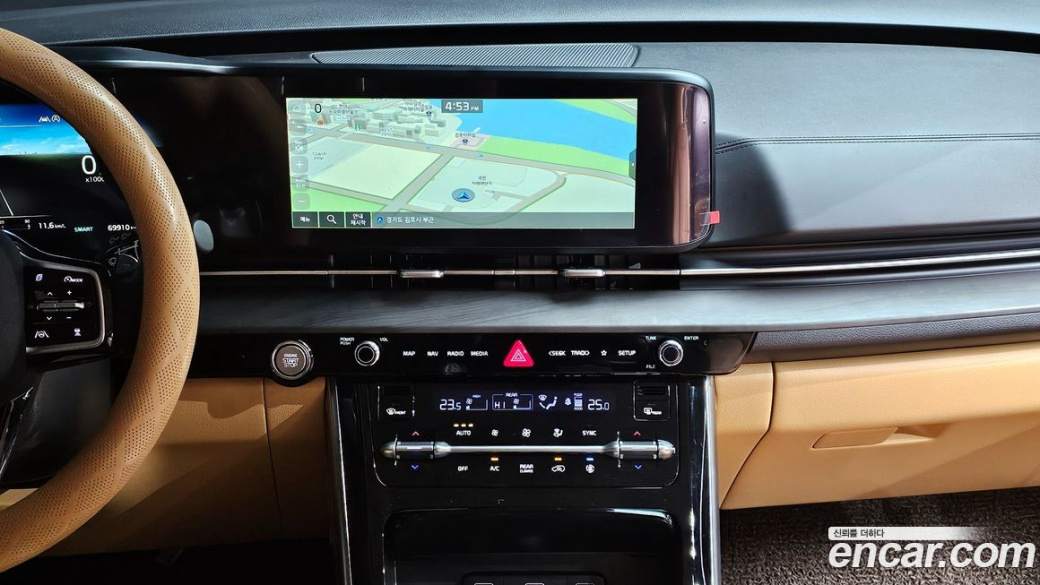 Kia Carnival 9-Seater Signature, 2022