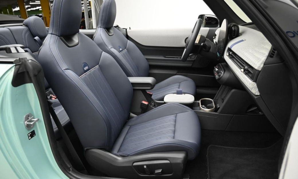 Mini Cooper Convertible Favoured, 2025
