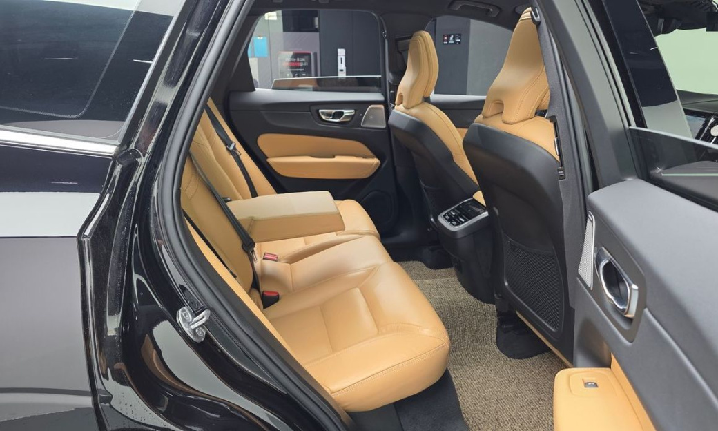 Volvo XC60 B5 Inscription, 2022