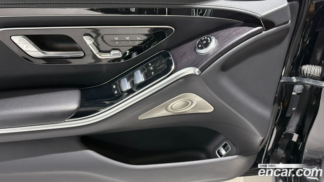 Mercedes-Benz S-Class S350 d, 2023