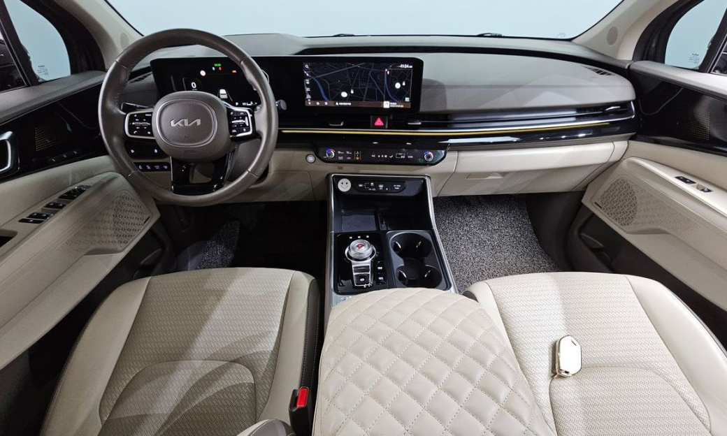 Kia Carnival 9-Seater Signature, 2024