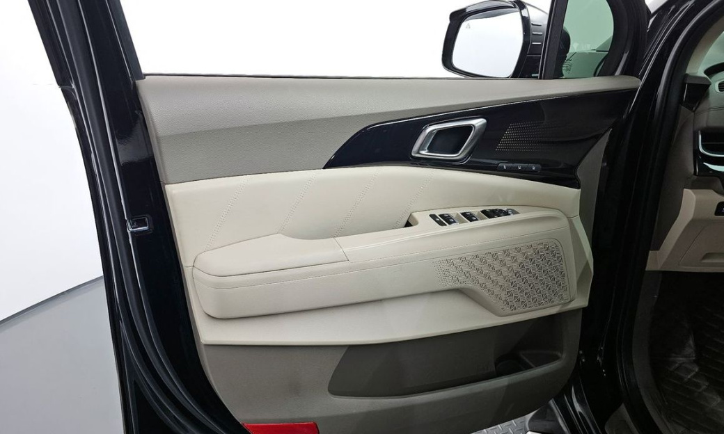 Kia Carnival 9-Seater Gravity, 2025