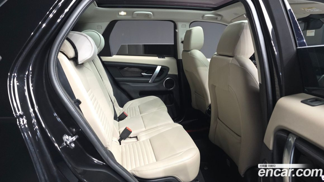 Land Rover Discovery Sport P250 SE, 2022