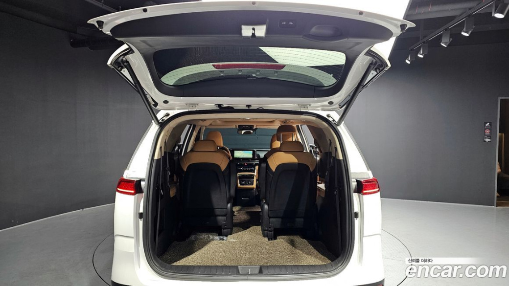 Kia Carnival 9-Seater Signature, 2022