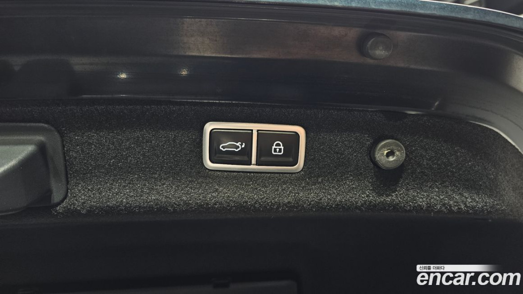 Genesis G70 Gasoline 2.0T 4WD, 2022