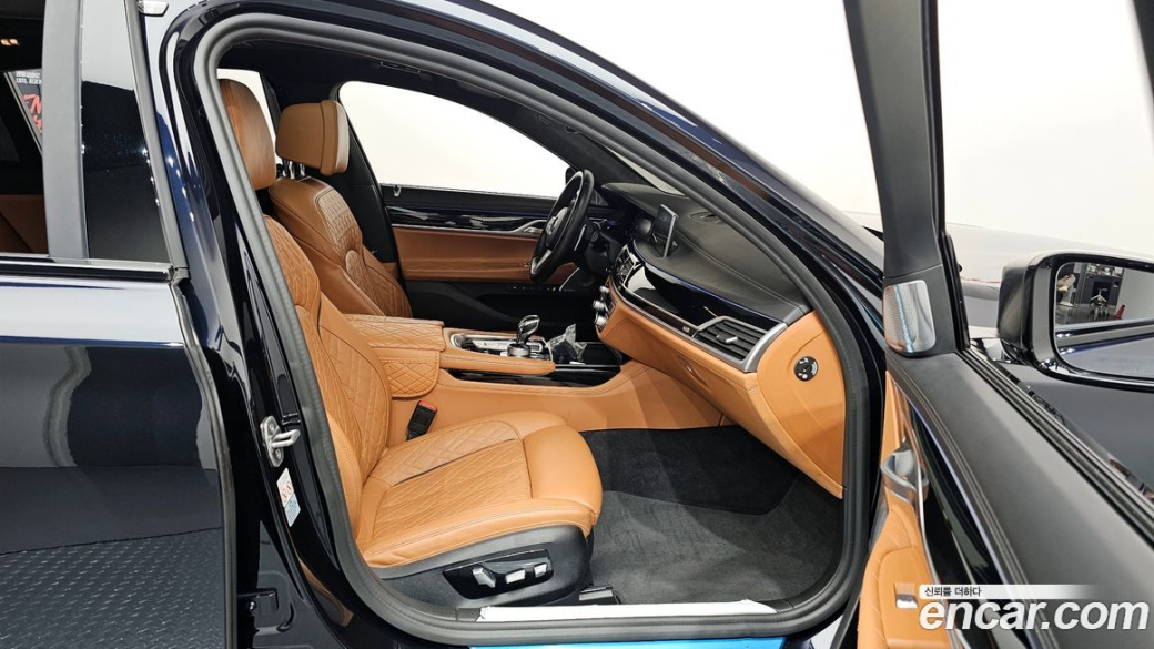BMW 7-Series M760Li xDrive, 2022