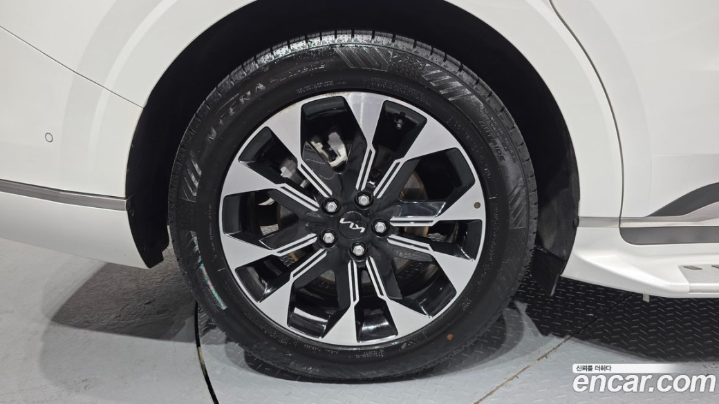 Kia Carnival 7-Seater Hi-Limousine, 2023