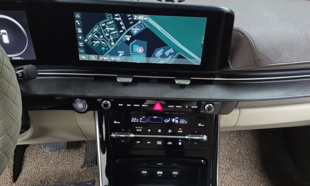 Kia Carnival 7-Seater Signature, 2022
