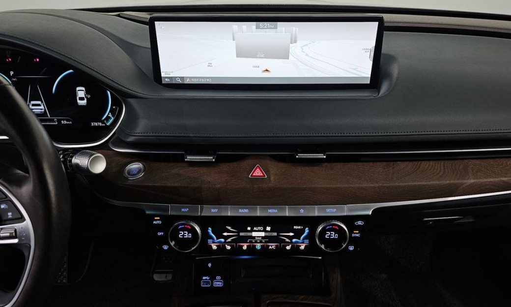 Genesis G80 Gasoline 2.5 Turbo AWD, 2024