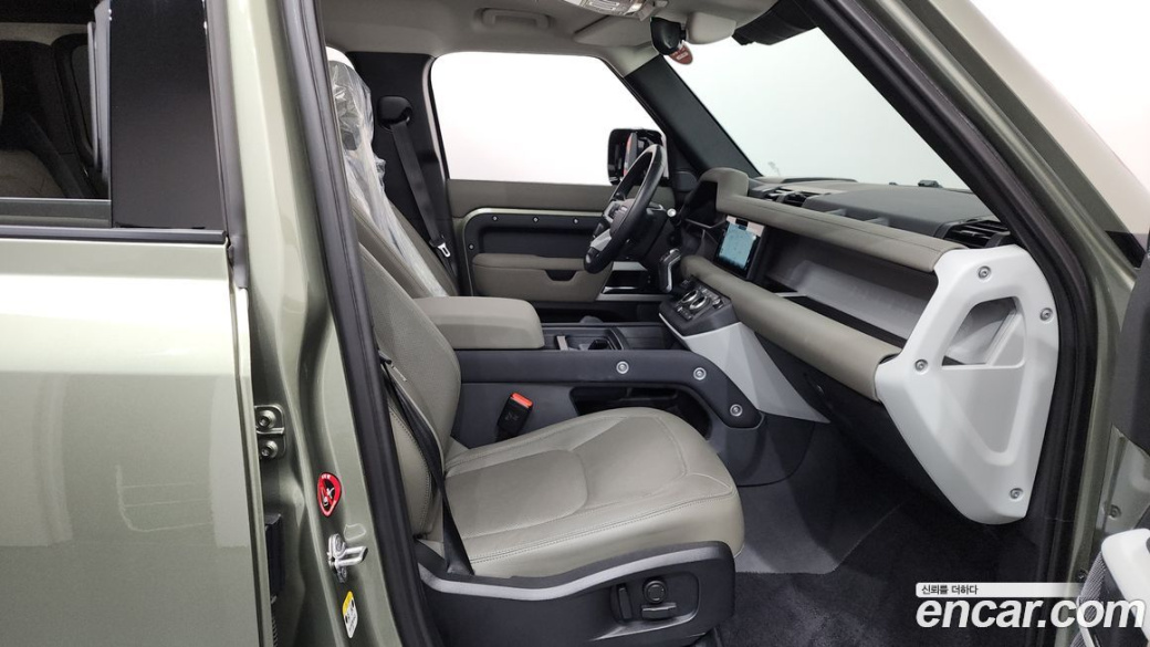Land Rover Defender 110 D250 SE, 2023