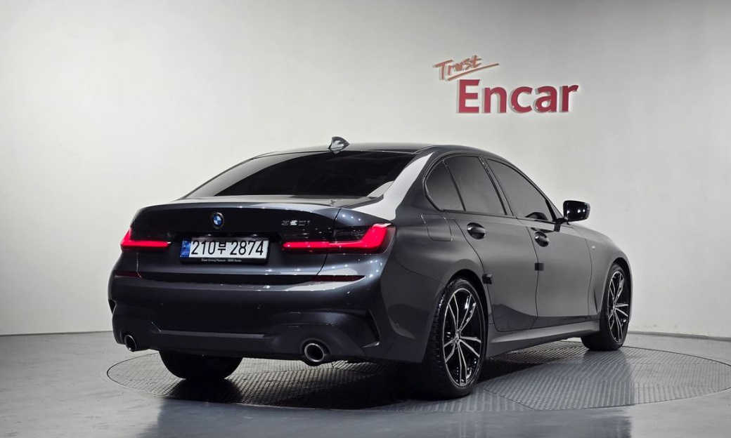 BMW 3-Series 320i M Sport, 2022