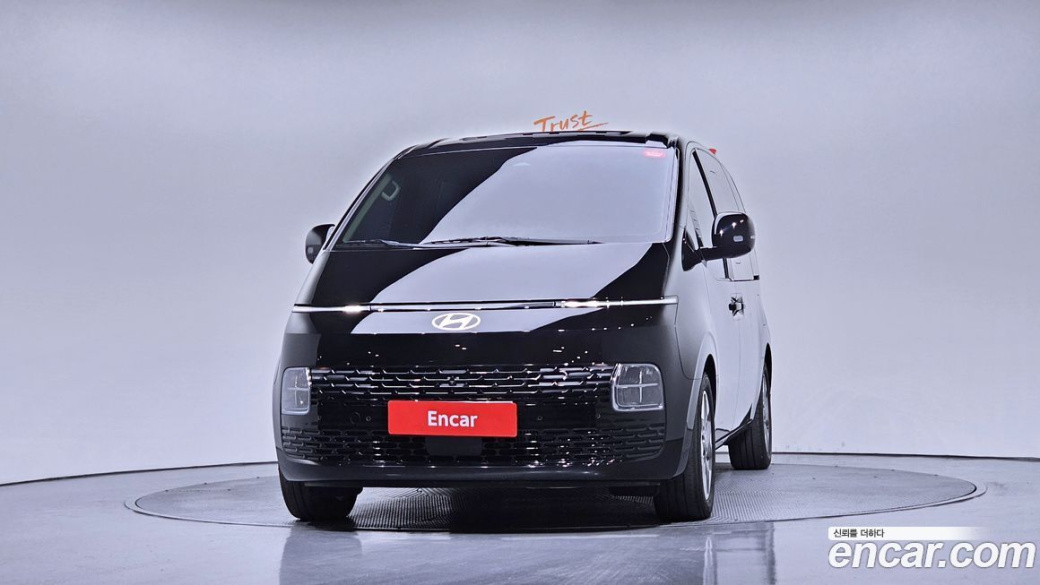 Hyundai Staria 4WD Tourer 9-Seater, 2025