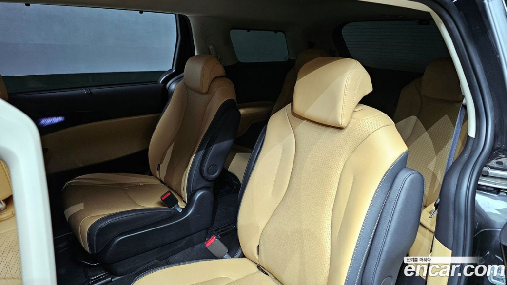 Kia Carnival 9-Seater Signature, 2023