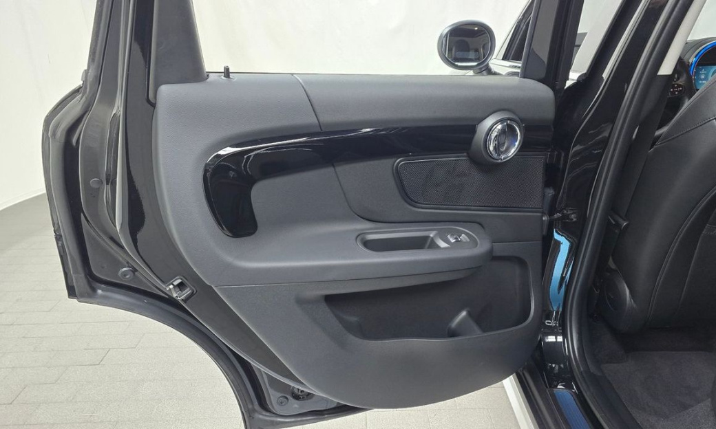 Mini Countryman Classic Plus Launch Pack, 2023