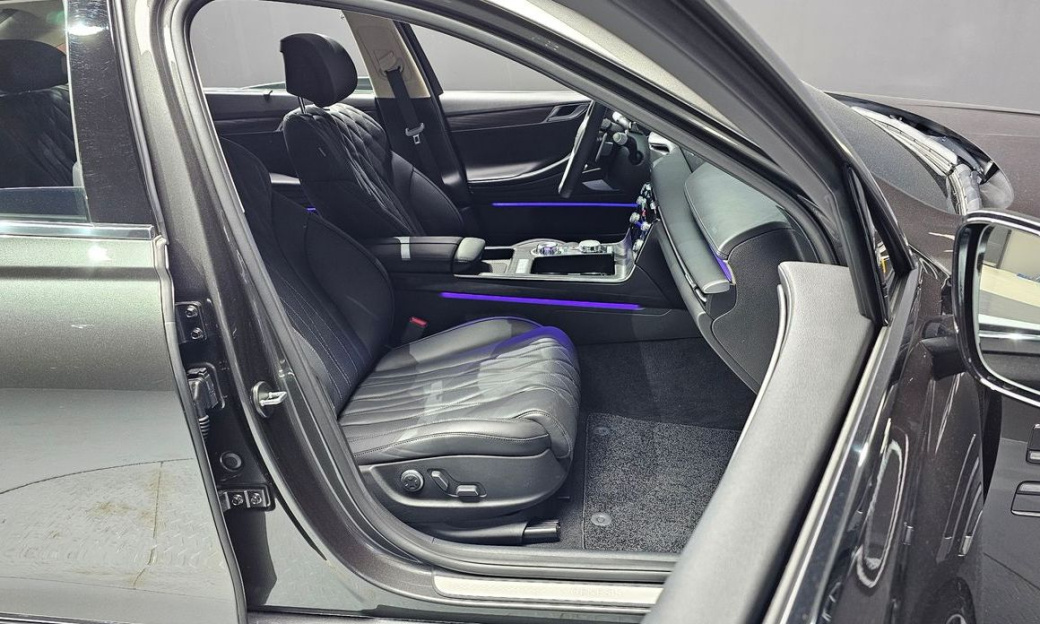 Genesis G80 Gasoline 2.5 Turbo AWD, 2025
