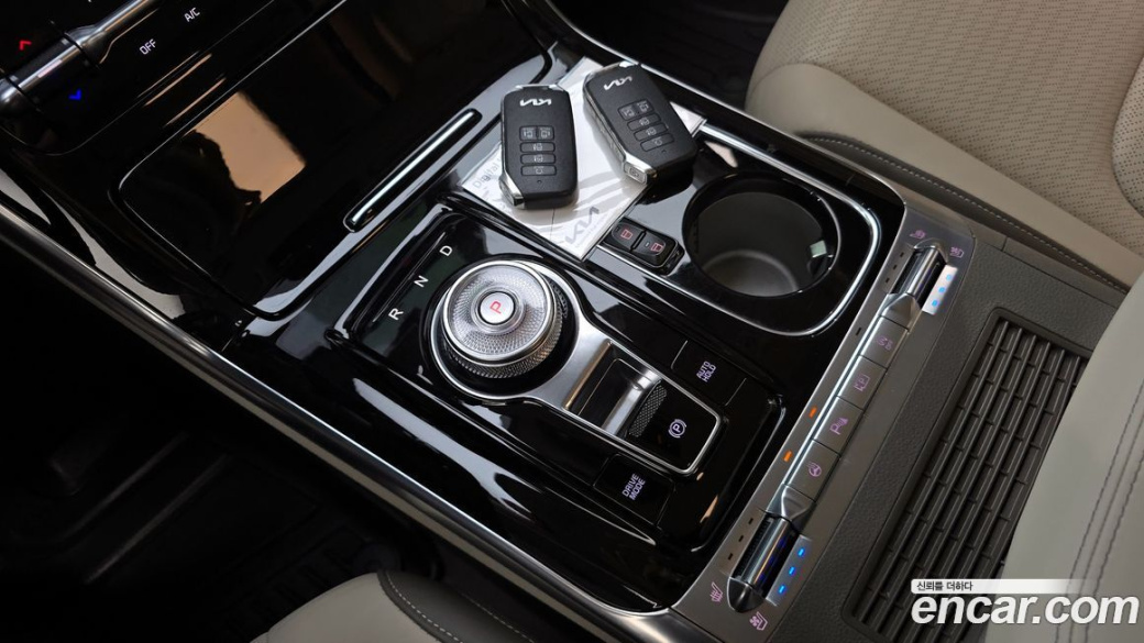 Kia Carnival 7-Seater Hi-Limousine, 2023