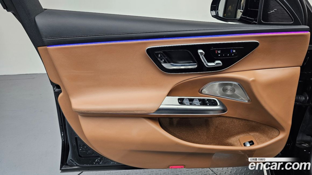 Mercedes-Benz E-Class E300 4MATIC Exclusive, 2024