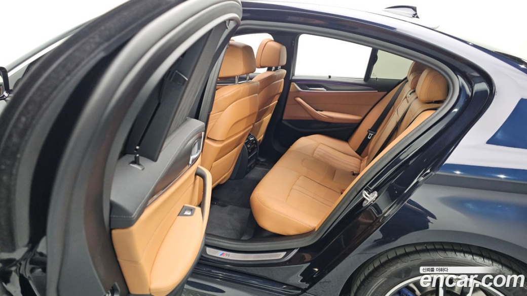 BMW 5-Series 520i M Sport, 2023