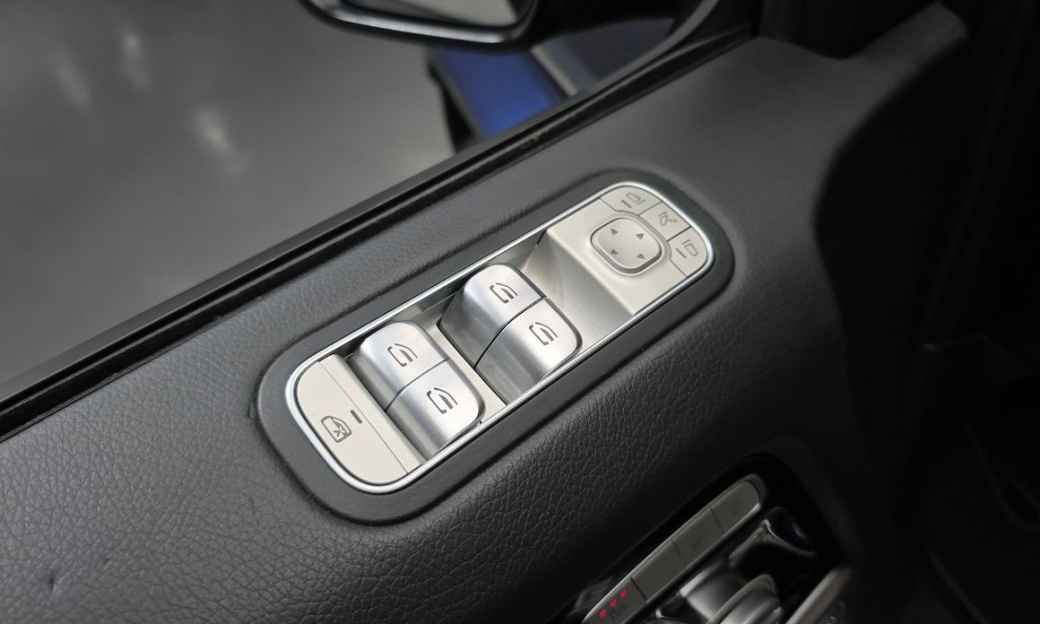 Mercedes-Benz G-Class G450d, 2025