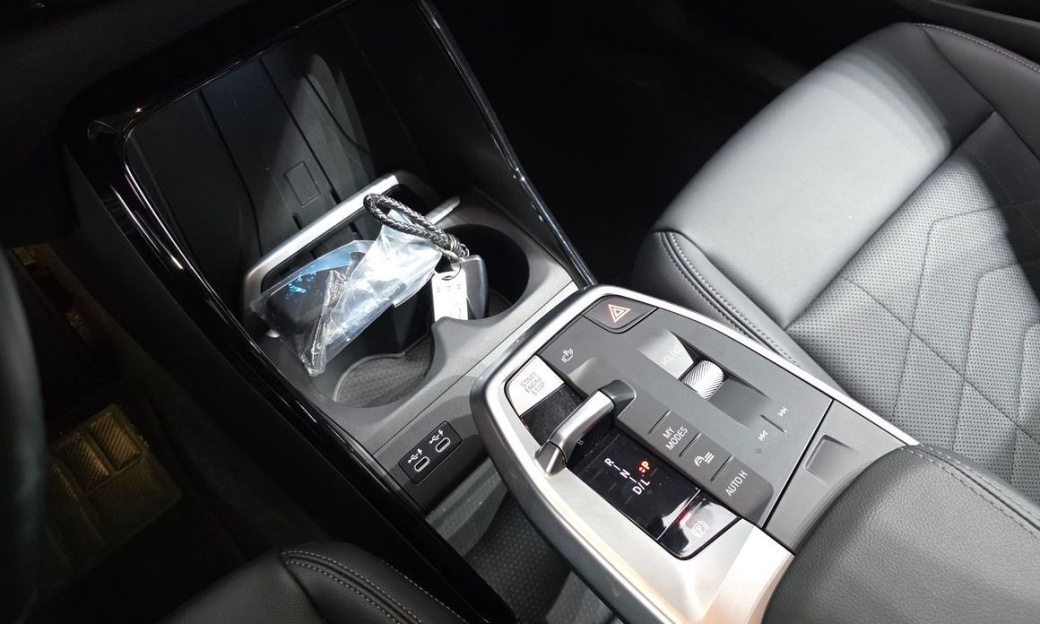 BMW 2-Series 218d Luxury, 2022