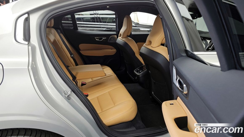 Volvo S60 B5 Ultimate Bright, 2023
