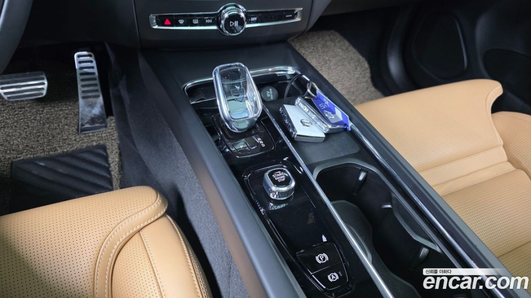 Volvo XC60 B5 Inscription, 2022