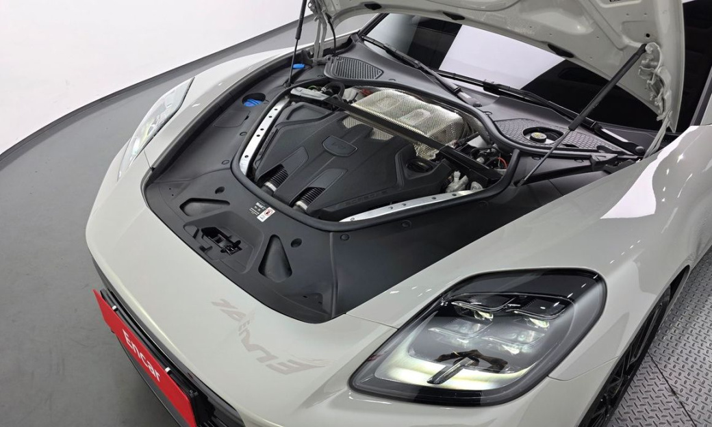 Porsche Panamera 4.0 GTS, 2025