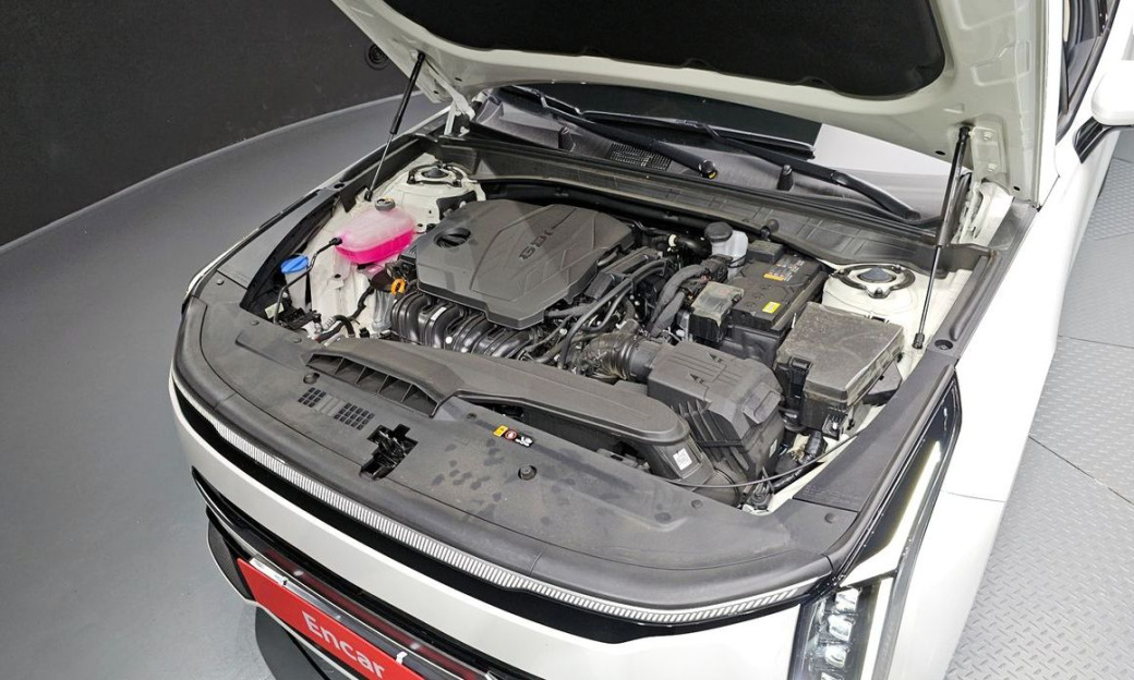 Kia K8 2.5 Gasoline 2WD, 2025