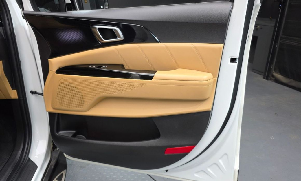 Kia Carnival 9-Seater Signature, 2023