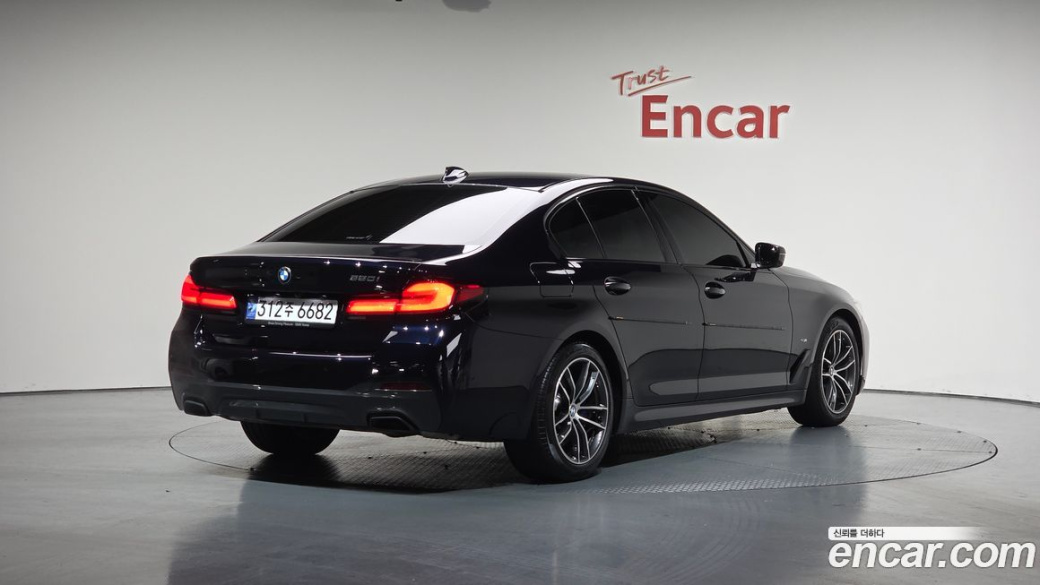 BMW 5-Series 520i M Sport, 2023