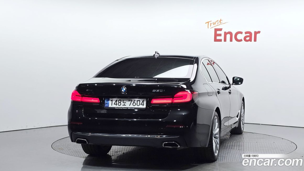 BMW 5-Series 530i xDrive Luxury, 2023