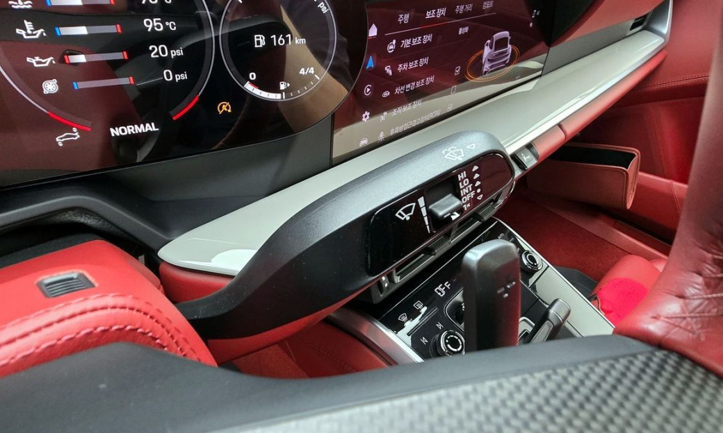 Porsche 911 Turbo S, 2022