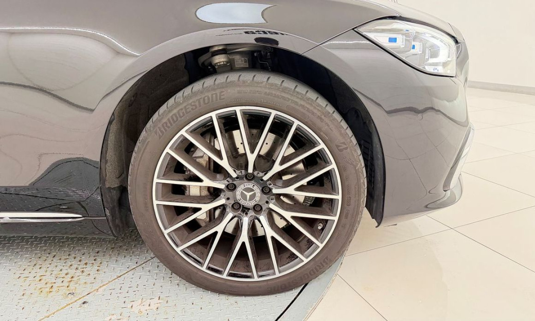 Mercedes-Benz S-Class S580L 4MATIC, 2025